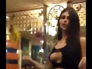 lebanese lady dancing in the coffe shop