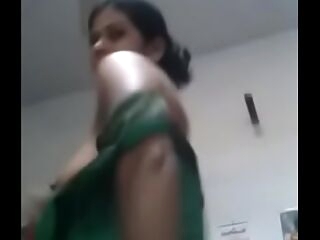 INDIAN  Mallu Aunty pubes cloths & SHOWING Hooters