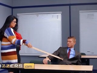 Sexy Deep throating Latina Mummy Knows How To Ride Hard Cock - Brazzers