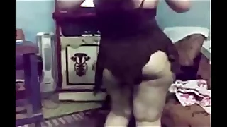بطة الشهيرة بترقص