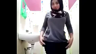 arab teen strips on s&period;