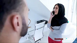 arab battle-axe gets what she deserves