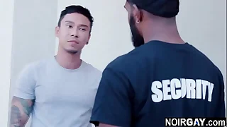 Black gay security fucks hammer away glean - interracial gay sex