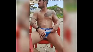 Chicos ense&ntilde;ando sus atributos  Vol&period; 1
