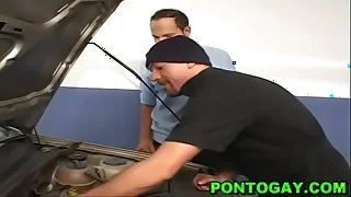 Manjando a Ferramenta do Mec&acirc;nico Gay